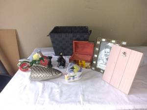 lot 4600 image: Lot Of Various Home Decor Items Silver Fish, Motorcycle