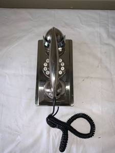 lot 4603 image: Crosley CR55 Plastic Silver Wall Phone Location D2