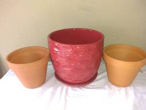 lot 4604 image: Lot Of 3 Planters In Excellent Condition