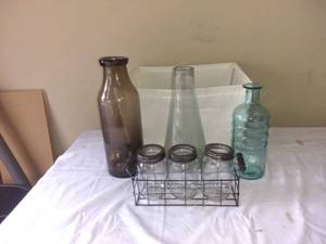 lot 4611 image: Lot Of 6 Various Glass Home Decor Jars In Basket