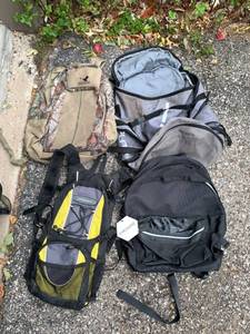 lot 4613 image: Lot of 4 Backpacks Athletech Kings River Location A2