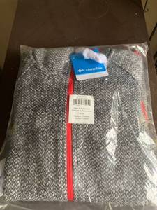 lot 4677 image: Columbia Chillin Fleece 054 S- Location B2