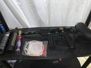 lot 4683 image: Stealth Paintball Gun With Extras Location B2