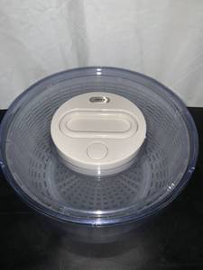 lot 4684 image: Zyliss Salad Spinner Location B2