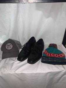 lot 4704 image: REI Stocking Cap Black Diamond SnapBack Hat and Apt.9 Shoes Size 10 Location C1