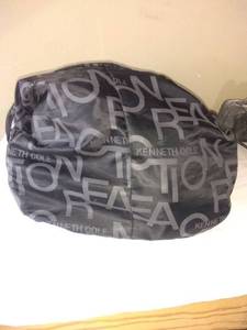 lot 4708 image: Nice Kenneth Cole Bag With Assorted Linens