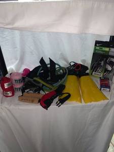 lot 4723 image: Sports and Fitness Lot - Nike Golf Gloves Tension Bands Boxing Wraps Location C4