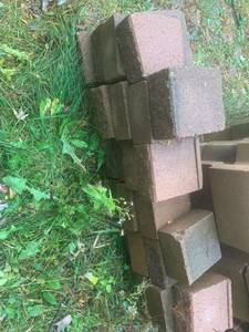 lot 4727 image: Lot of 24 Square Landscaping Blocks