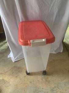 lot 4734 image: 4 Wheel Plastic Storage Bin Location C4