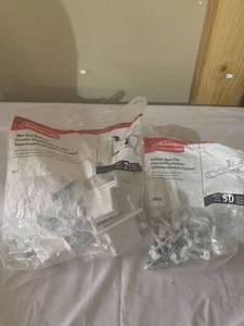 lot 4749 image: Rubbermaid Wall End Brackets and FastSet Back Clips Location Workbench
