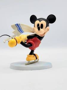 lot 5005 image: WDCC Mickey Mouse from Walt Disneys On Ice Watch Me Figurine - New in Box with COA