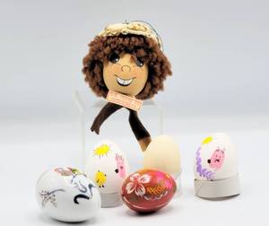 lot 5021 image: Variety of 6 Decorative Eggs