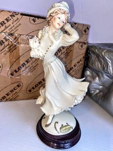 lot 5057 image: 1997 Florence Original Giuseppe Armani Figurine 0320F , Winter Fun Signed and Dated, Initialled, Stamped and in Original Packaging