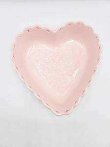 lot 5031 image: Longaberger Pottery Sweetest Heart Pink Dish