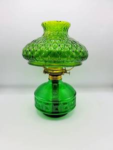 lot 5049 image: Emerald Green Glass Eagle Oil Lamp