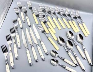 lot 5065 image: Vintage Collectible Plastic Handled Stainless Ware, Vintage Fashion Flatware in White and Off White Plastic (30) Pieces