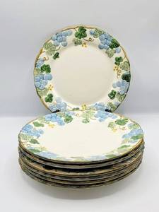 lot 5138 image: Poppytrail by Metlox Vintage Blue Sculptured Grape - 7 Dinner Plates