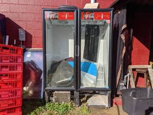 lot 5415 image: Two Door Reach In Refrigerated Case VRD43, Contents Not Included