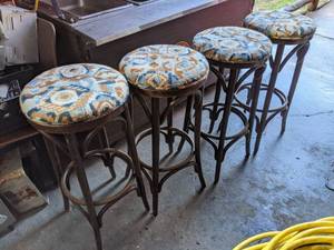 lot 5425 image: (5) Stools