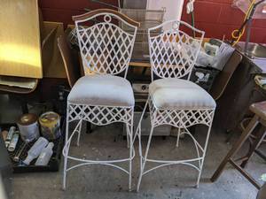 lot 5427 image: (2) Stools