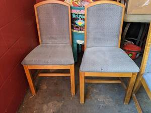 lot 5434 image: (4) Chairs