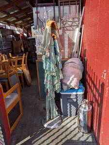 lot 5437 image: Mop Hanger