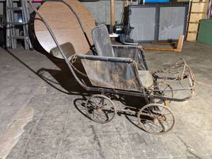 lot 5443 image: Antique Baby Carriage