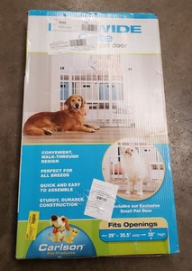 lot 153 image: Carlson Metal Dog Gate, White, 2.50L x 17.25W x 31.25H