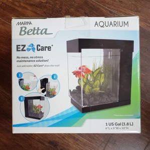 lot 220 image: Marina Betta Ez Care Betta Kit 1g