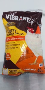 lot 332 image: Vibrant Life Poultry Scratch Grains, 40 lb