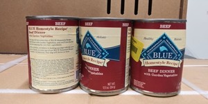 lot 342 image: Blue Buffalo Homestyle Recipe Beef Wet Dog