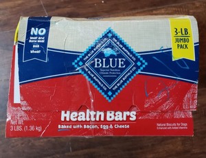 lot 218 image: Blue Buffalo Bacon, Egg & Cheese Health Bar For Dog - 48oz