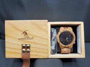 lot 1998 image: Bobo Bird Wood Watch