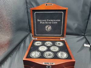 lot 2053 image: Brilliant Uncirculated Pure Silver Coins