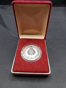 lot 2006 image: One Troy Ounce .999 Fine Silver Coin