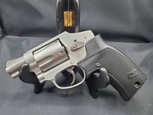 lot 2068 image: Smith & Wesson Model 642 .38 Special P Revolver Airweight, Laser Grips, Stainless Steel