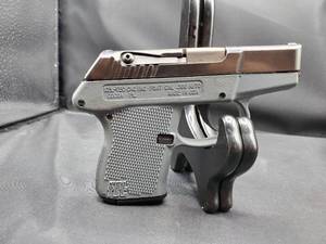 lot 2073 image: Kel-Tec .380 ACP Semiautomatic Pistol