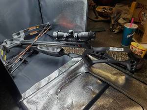 lot 2116 image: Barnett Game Crusher 3.0 165lb Draw Model 78139