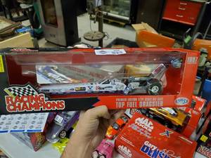 lot 2593 image: Racing Champions Top Fuel Die Cast Dragster