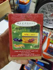 lot 2604 image: Hallmark Hot Wheels Keepsake Ornament