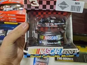 lot 2611 image: 2001 NASCAR Dated Collectible Musical