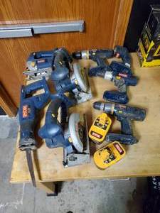 lot 2653 image: 18V Ryobi 8-Piece Tool Set with 2 Batteries