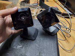 lot 2660 image: 2 Cox Homelife Security Cameras