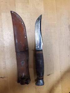 lot 2666 image: Caber Knife with Leather Sheath