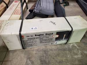 lot 2705 image: New in Box 750lb Engine Stand