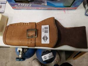 lot 2263 image: Leather Gun Holster