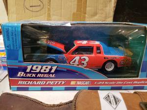 lot 2265 image: Richard Petty 1981 Buick Regal NASCAR Die Cast Replica