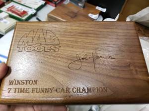 lot 2278 image: Mac Tools Collector Series John Force 7 Time Funny Car Champion Serialized Limited Edition Knife