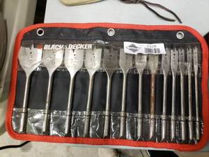 lot 2328 image: Black and Decker Spade Bit Kit