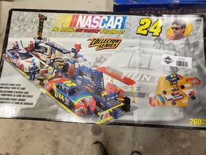 lot 2331 image: Megablocks Official NASCAR Jeff Gordon Building Set